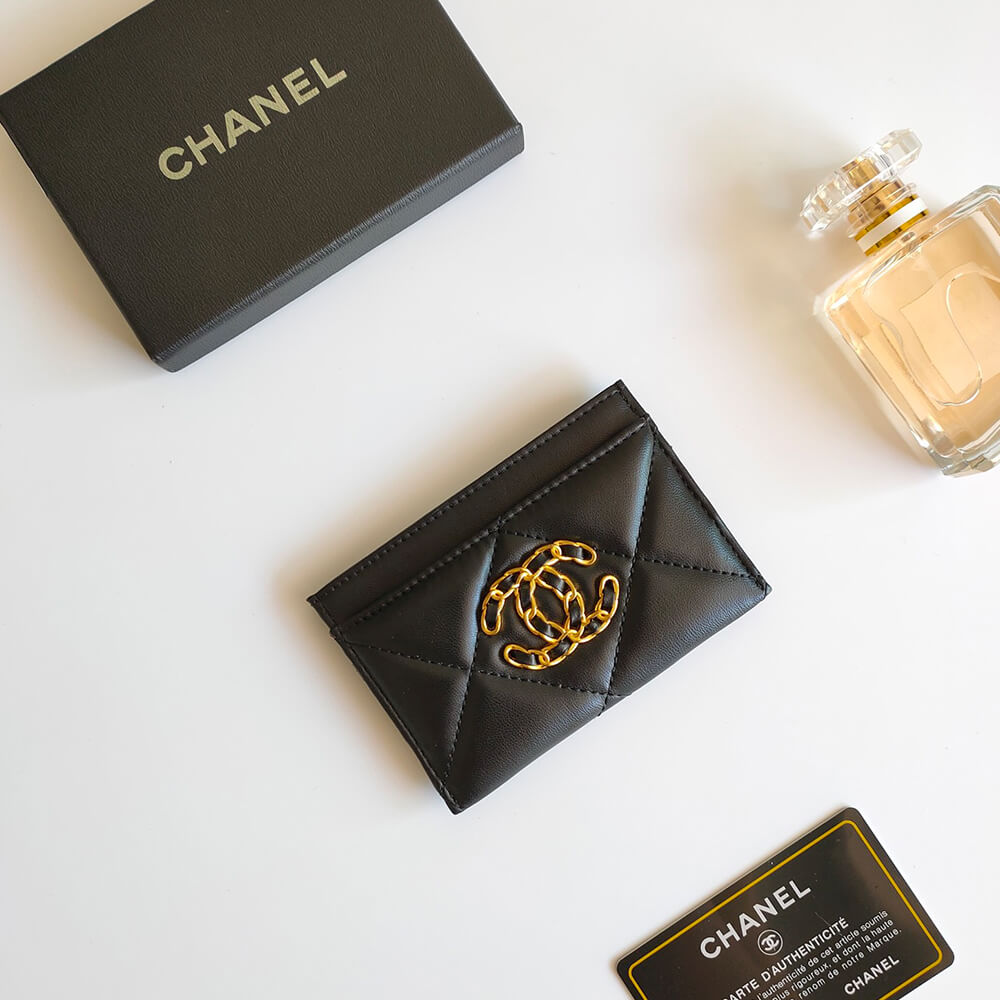 Chanel 19 CARD HOLDER