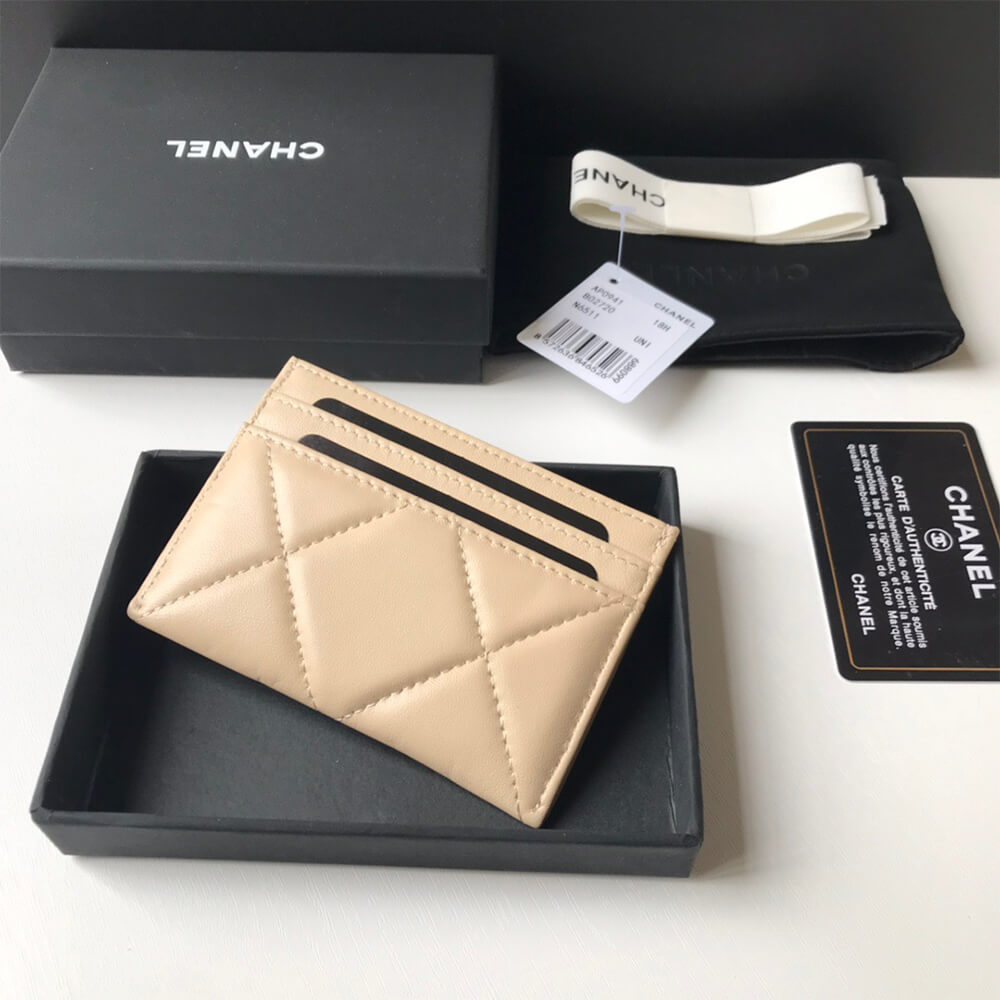 Chanel 19 CARD HOLDER
