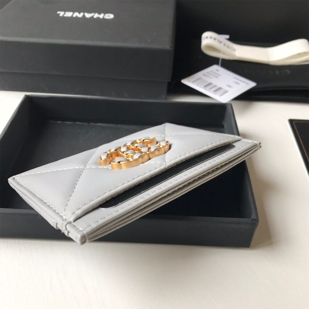 Chanel 19 CARD HOLDER