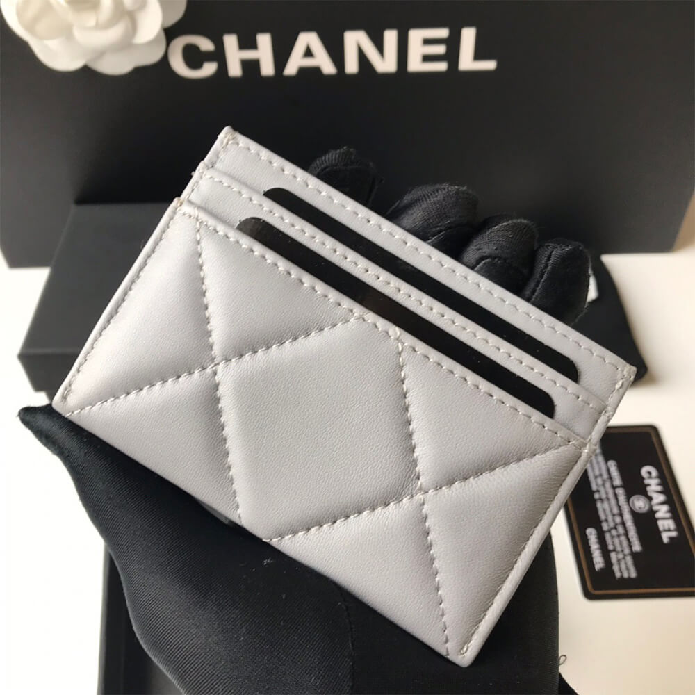 Chanel 19 CARD HOLDER