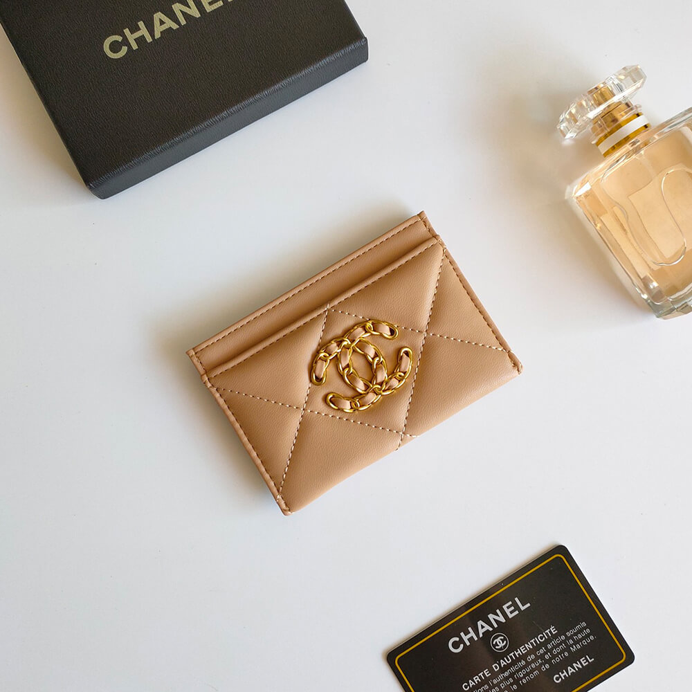 Chanel 19 CARD HOLDER