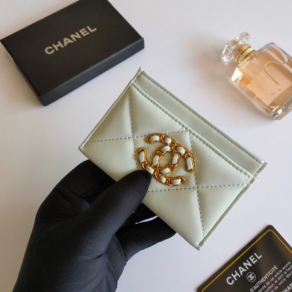 Chanel 19 CARD HOLDER