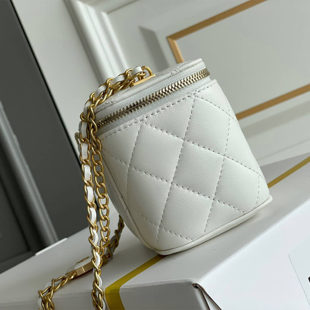 Chanel SMALL VANITY WITH CHAIN