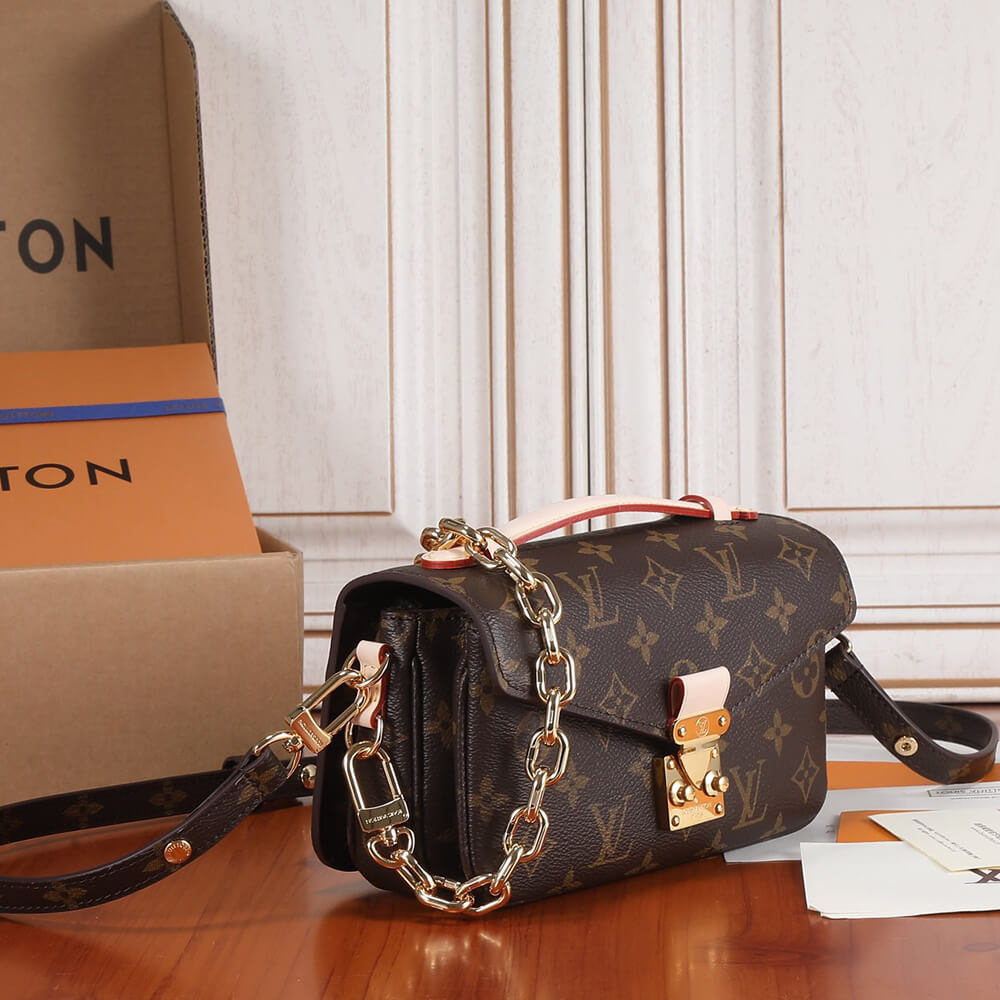 LV POCHETTE METIS EAST WEST