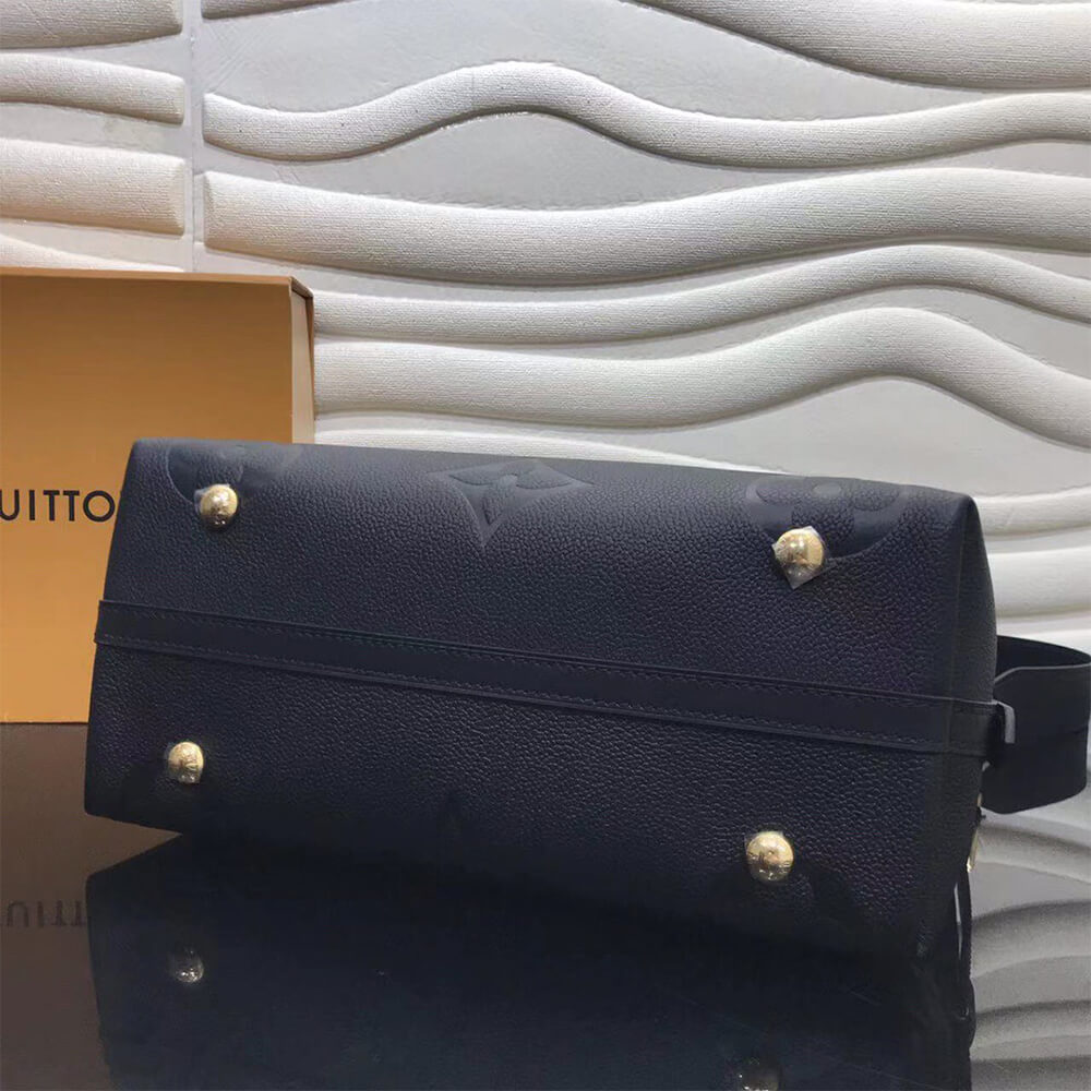 LV CARRYALL PM – EXCLUSIVELY ONLINE