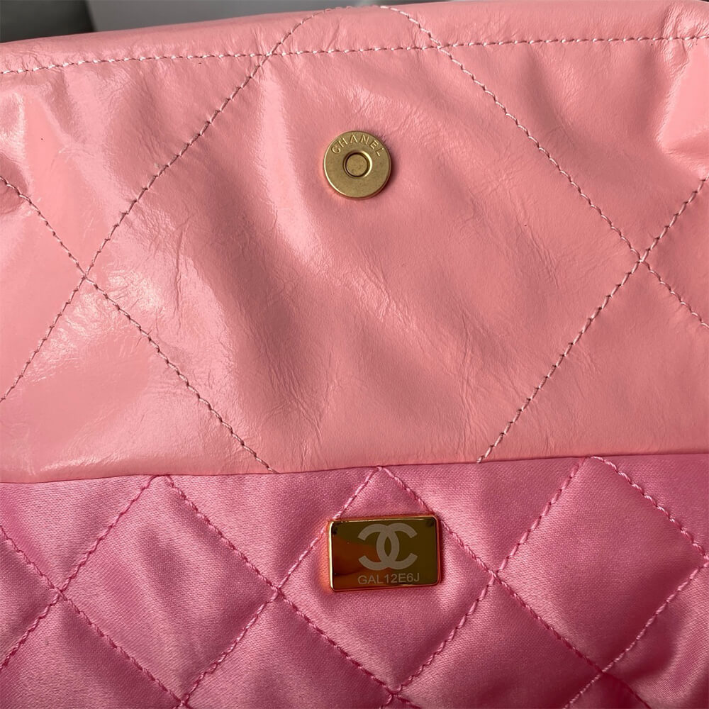 CHANEL 22 SMALL HANDBAG