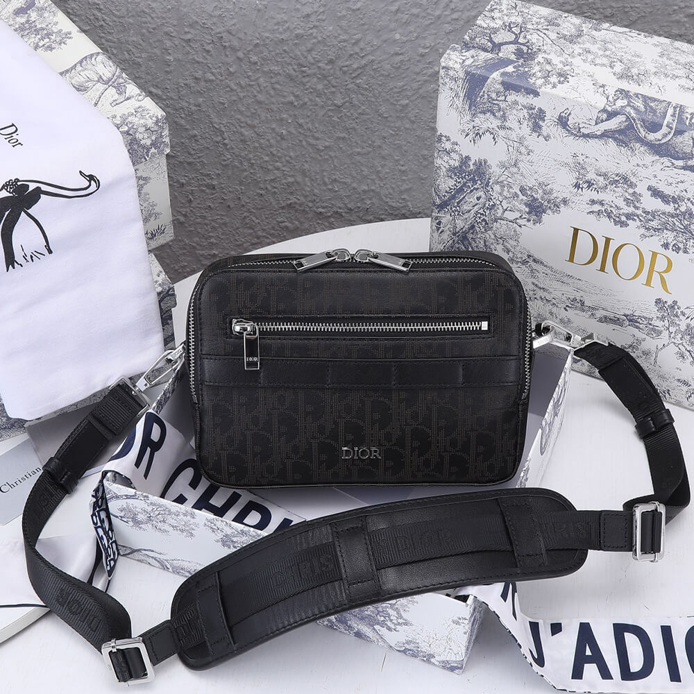 D*or safari messenger bag
