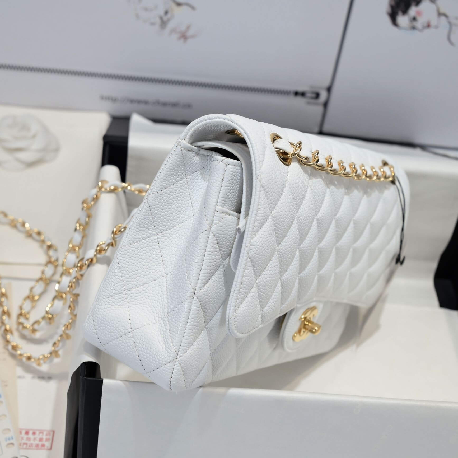 SMALL CLASSIC HANDBAG