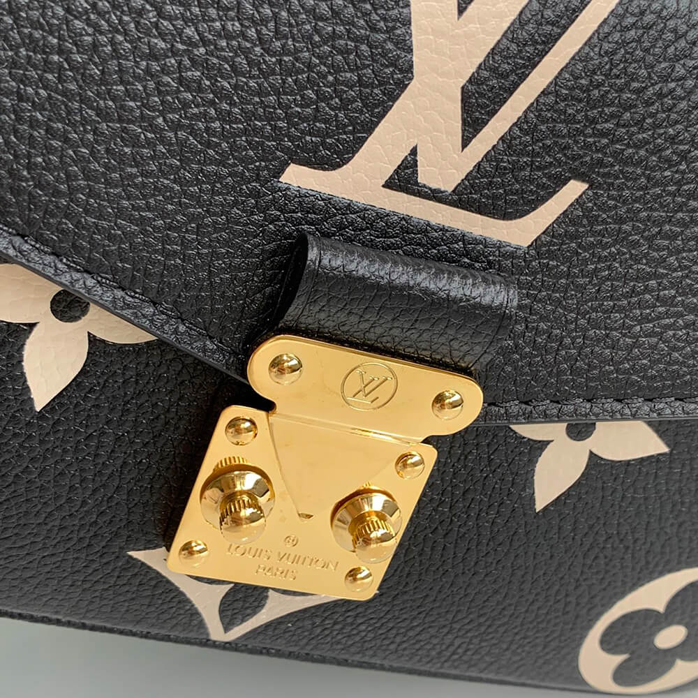 LV Pochette Métis East West
