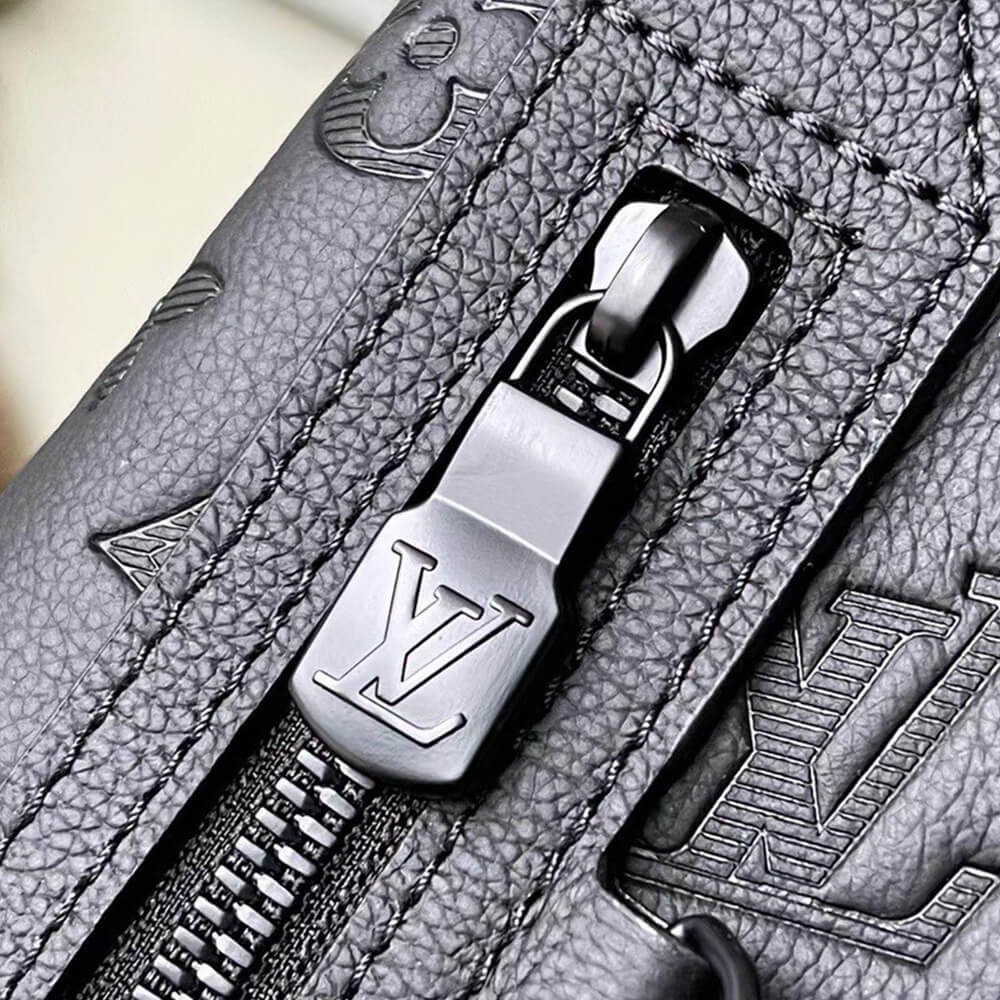 l**is V*t*n duo slingbag