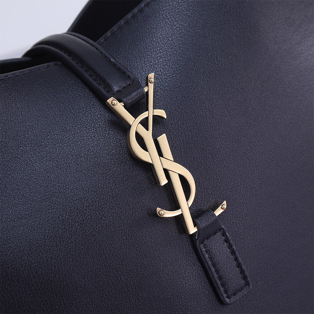 SMALL LE 5 À 7 SUPPLE IN SMOOTH LEATHER