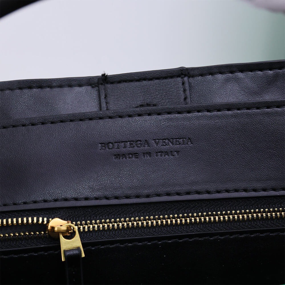 Bottega Veneta Medium Andiamo