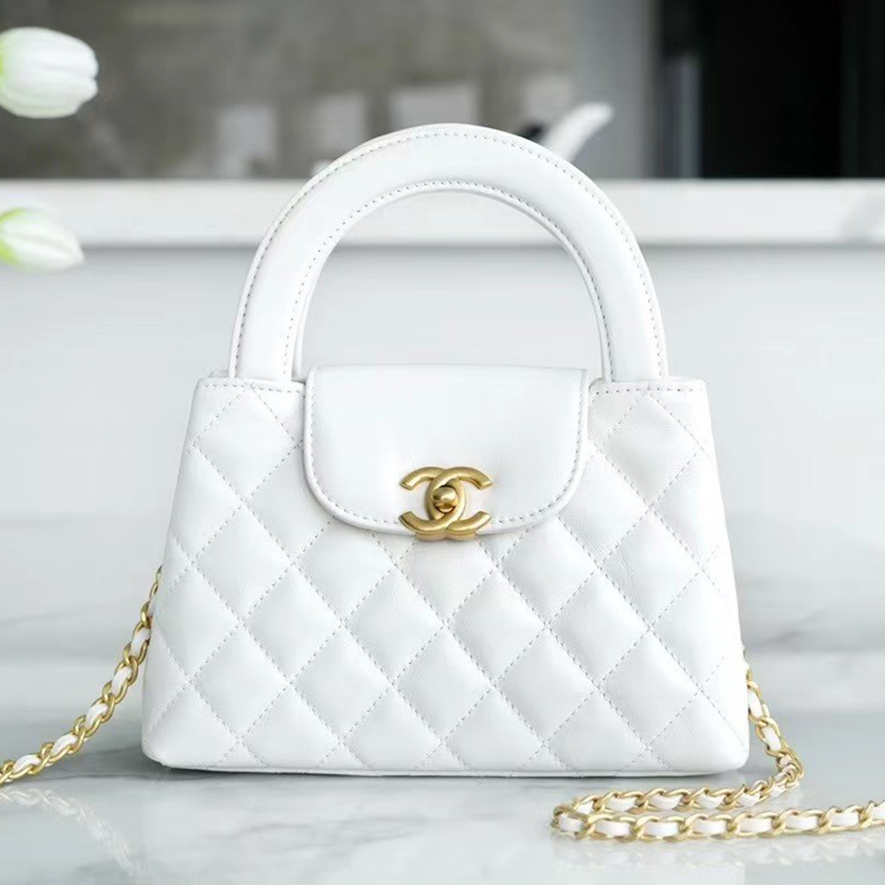 Ch*el kelly clutch with chain