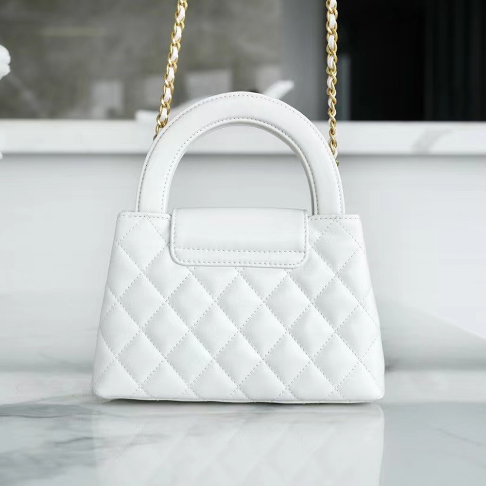 Ch*el kelly clutch with chain
