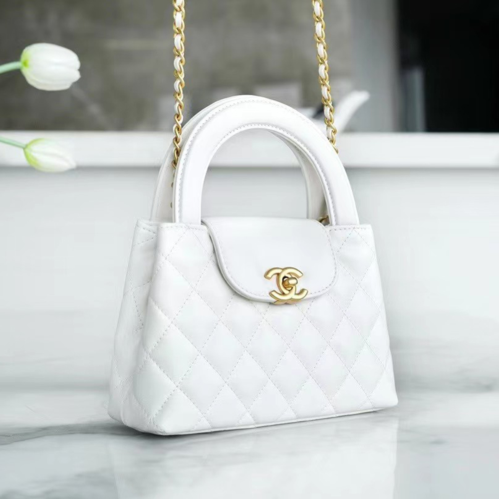 Ch*el kelly clutch with chain