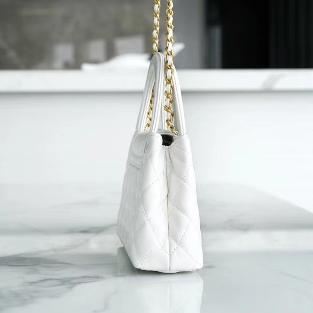 Ch*el kelly clutch with chain