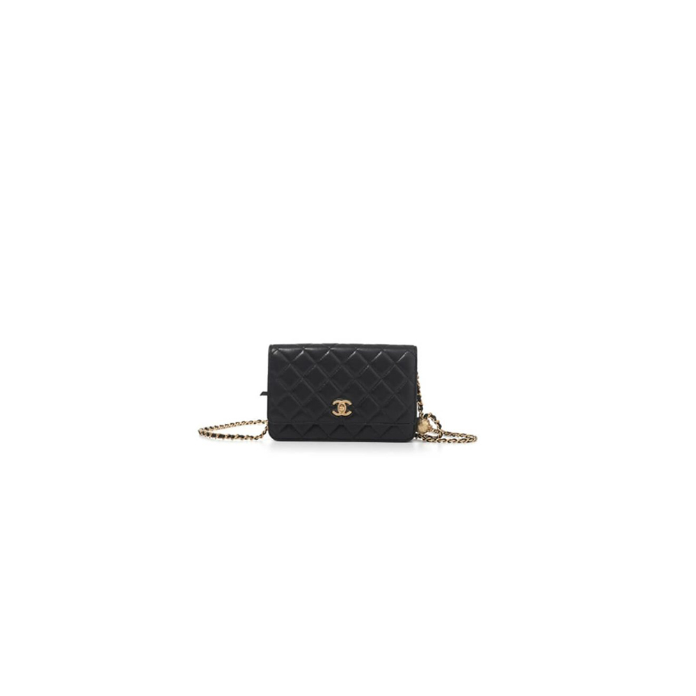 Ch*el pearl crush wallet on chain