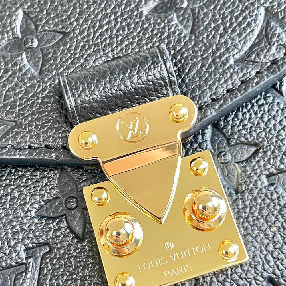 LV Pochette Metis East West