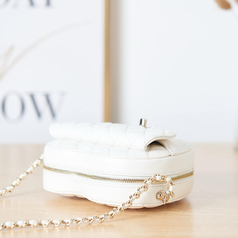 Chanel 22s Heart Bag(HIGH-END GRADE)