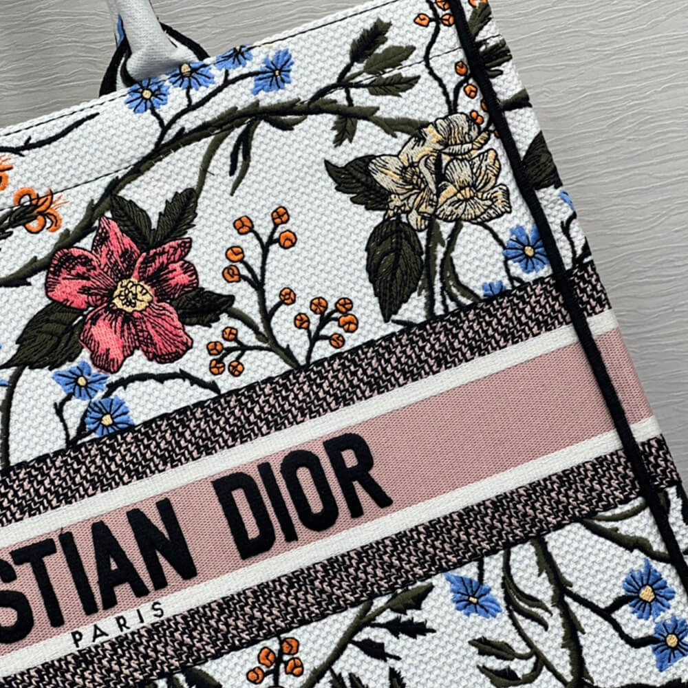large D*or book tote