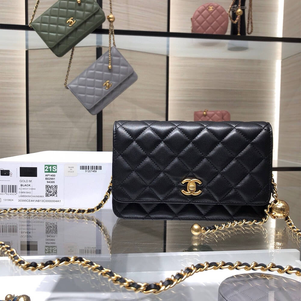 Ch*el pearl crush wallet on chain