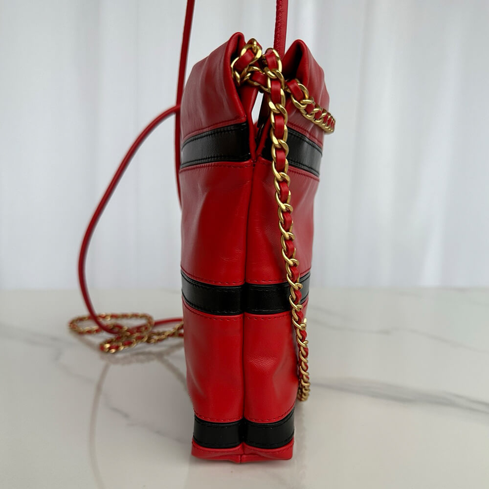 CHANEL 22 MINI HANDBAG