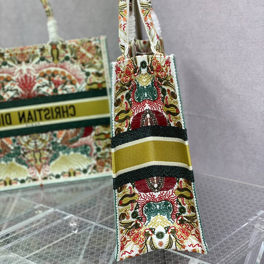 large D*or book tote