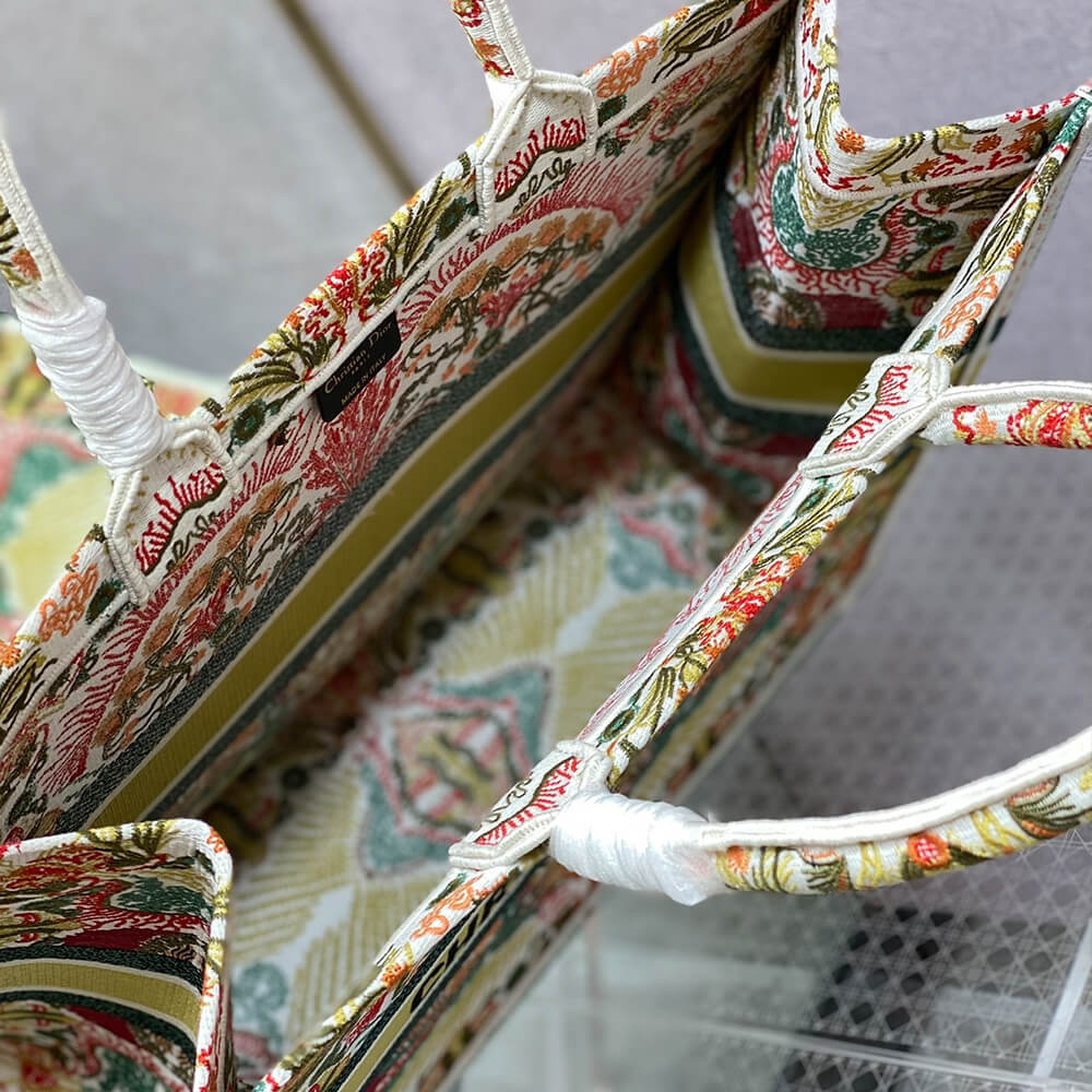 large D*or book tote