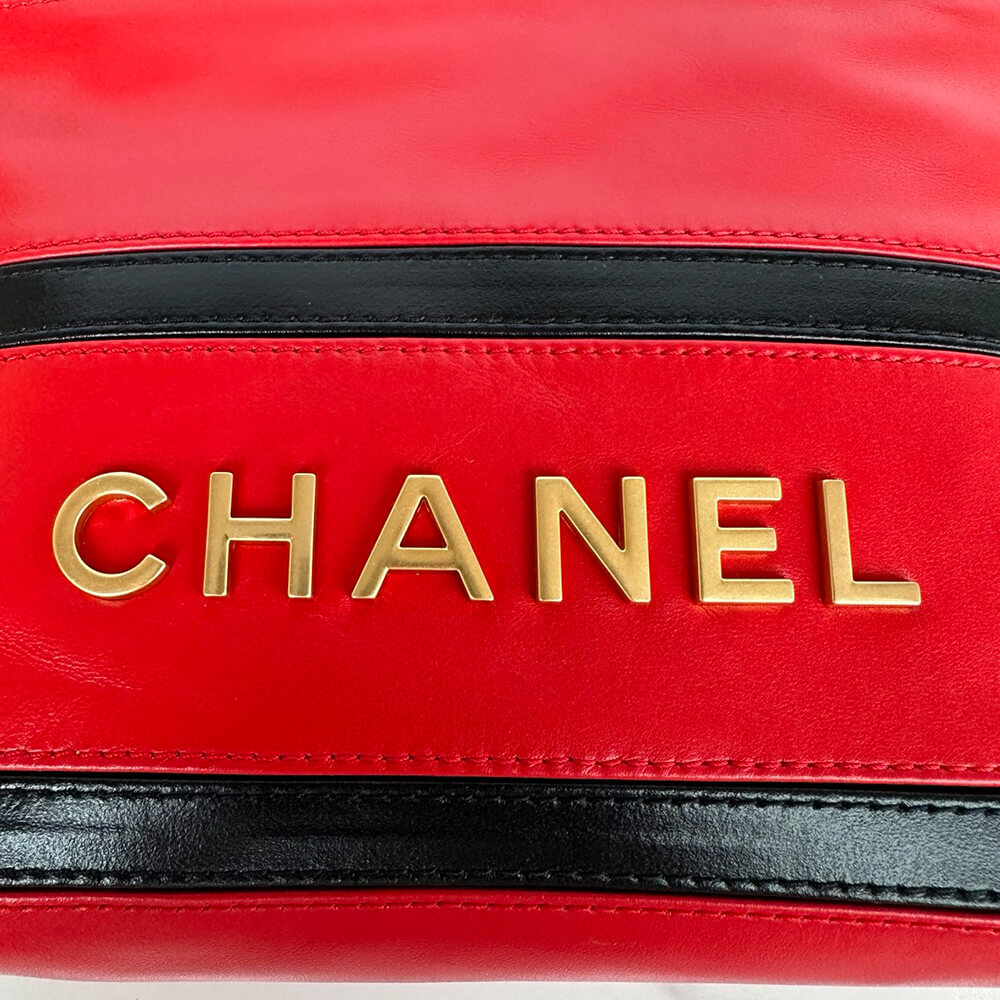 CHANEL 22 MINI HANDBAG