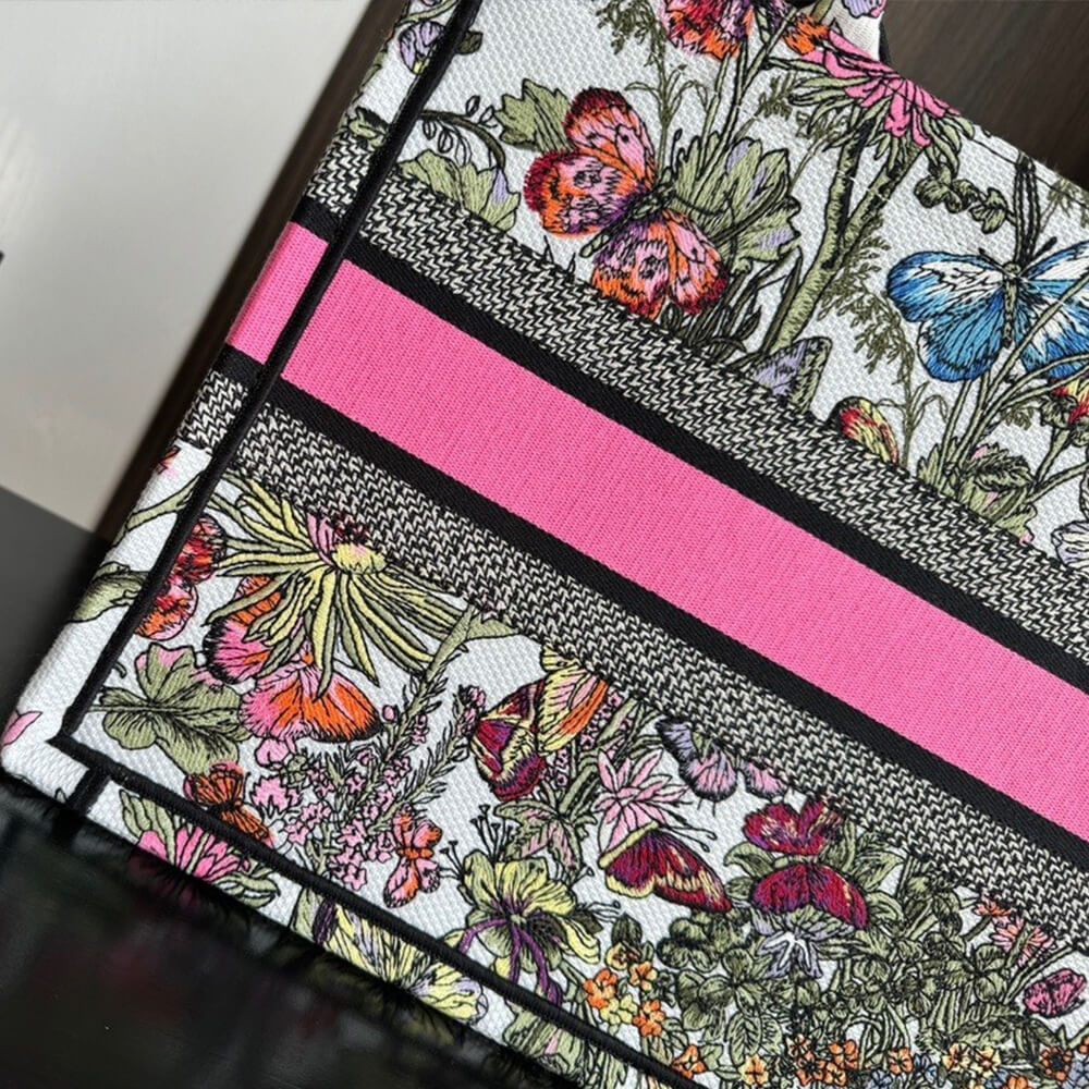 medium D*or book tote