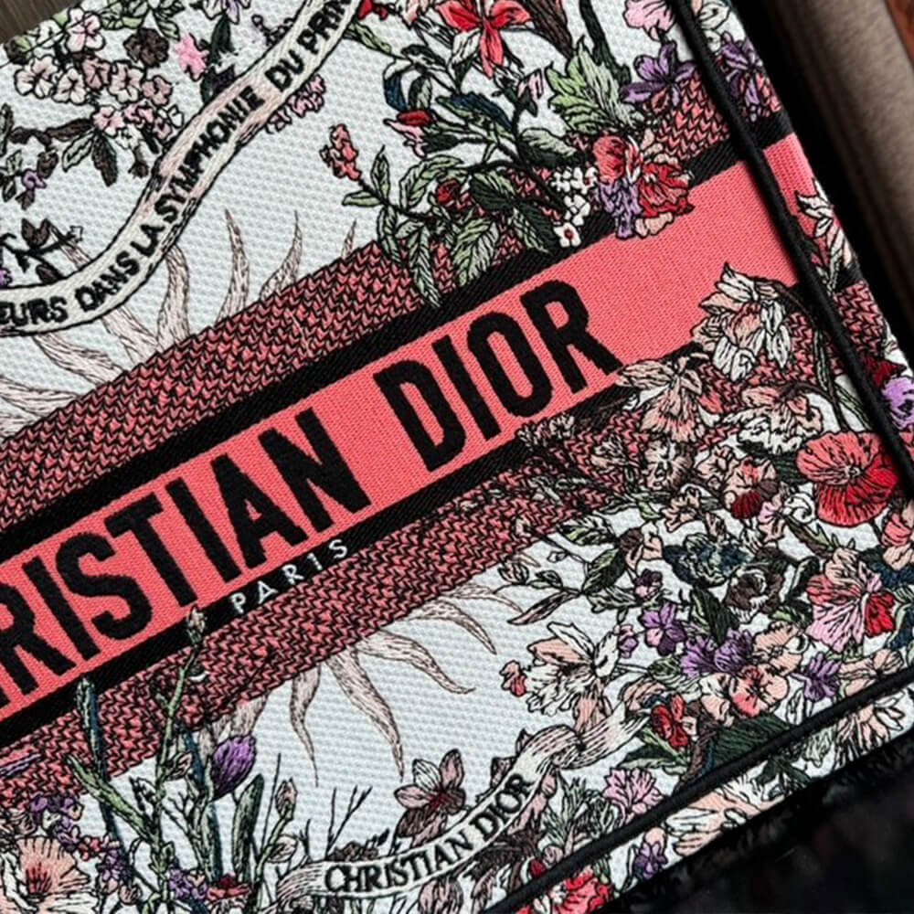 medium D*or book tote