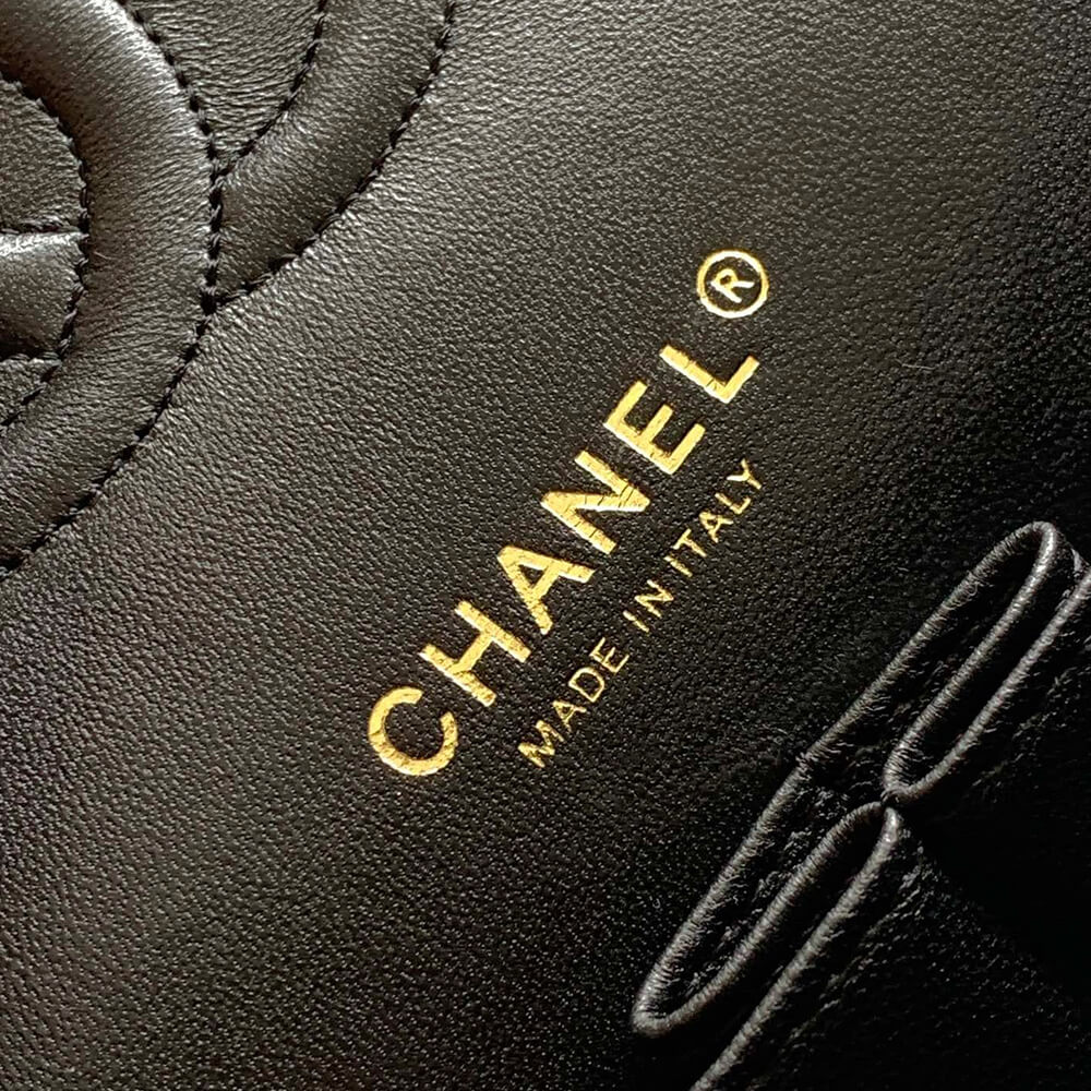 CHANEL CLASSIC FLAP MEDIUM