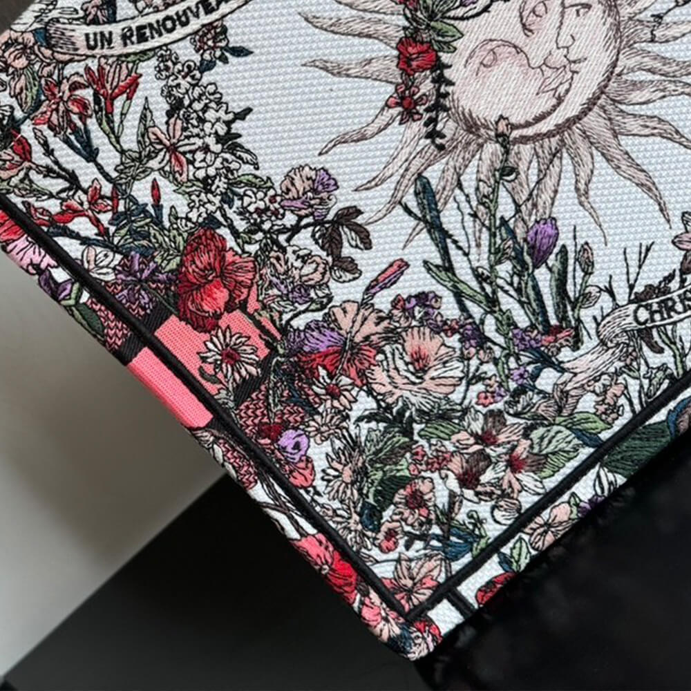 medium D*or book tote