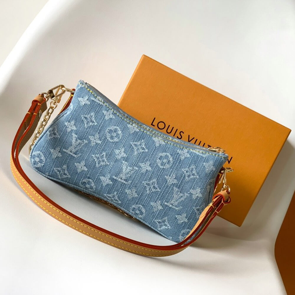 LV Liv Pochette