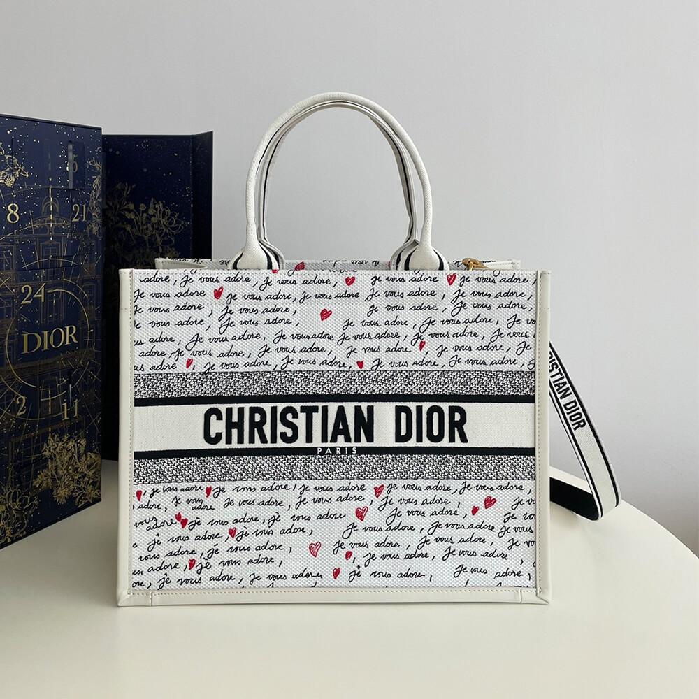 D*oramour medium D*or book tote
