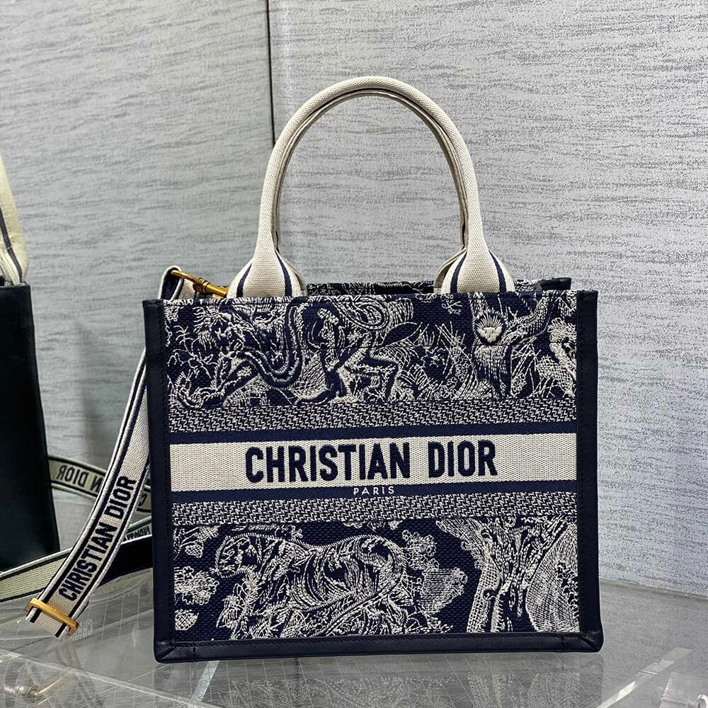 small D*or book tote