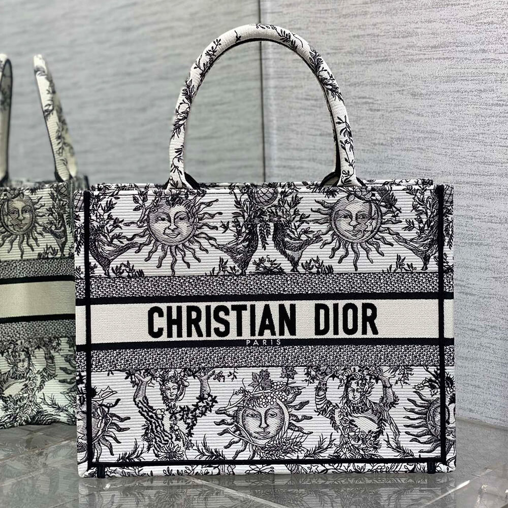 medium D*or book tote