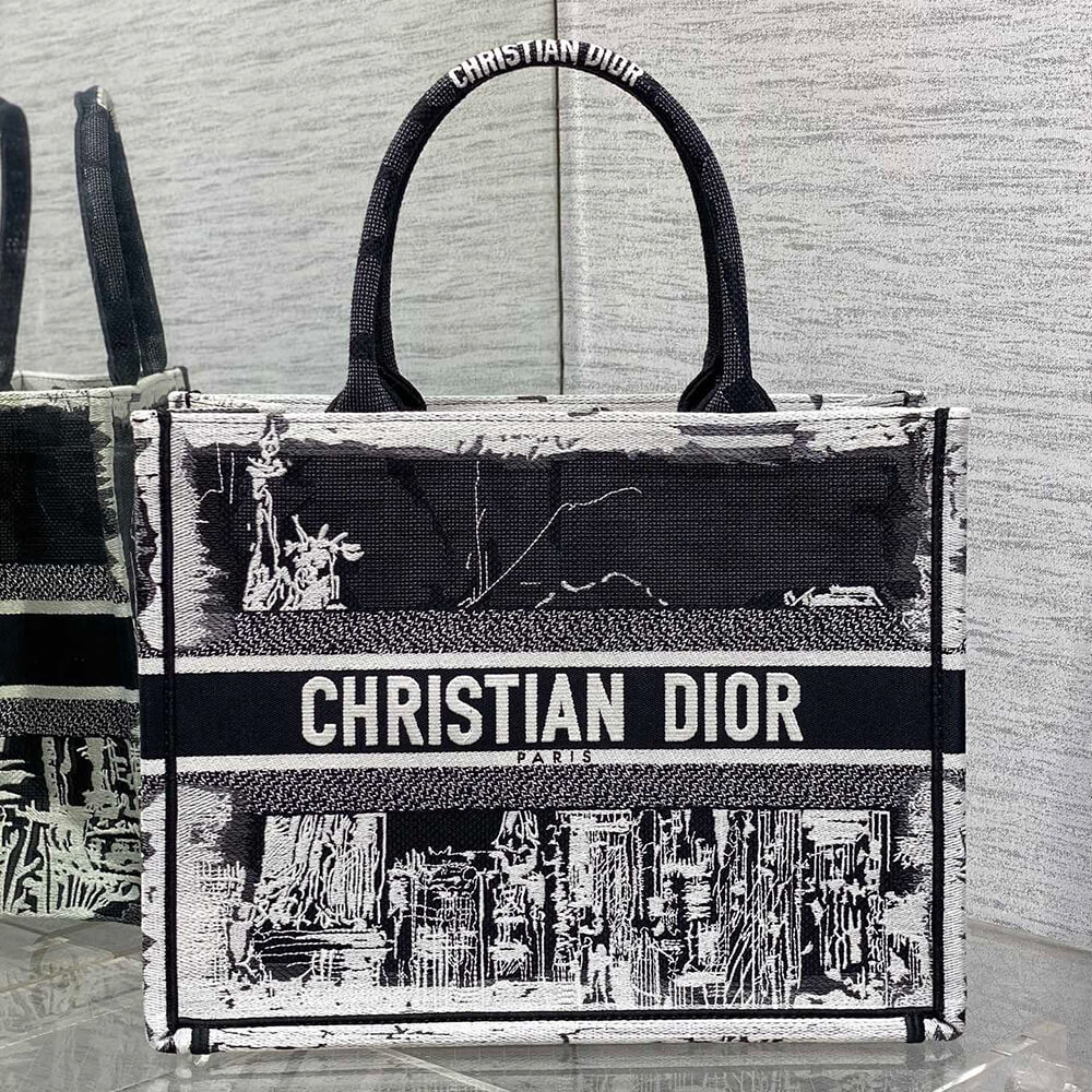 medium D*or book tote