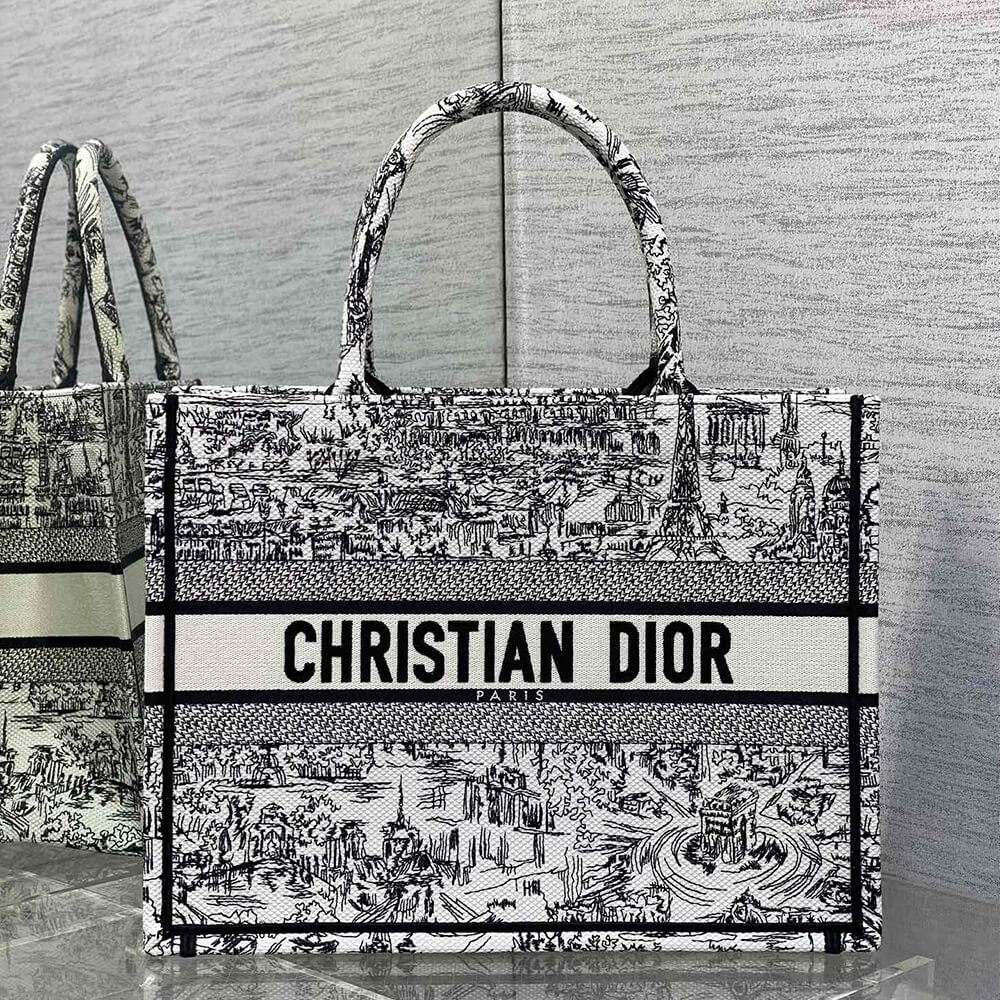 medium D*or book tote