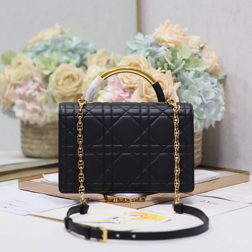 medium D*or ange bag