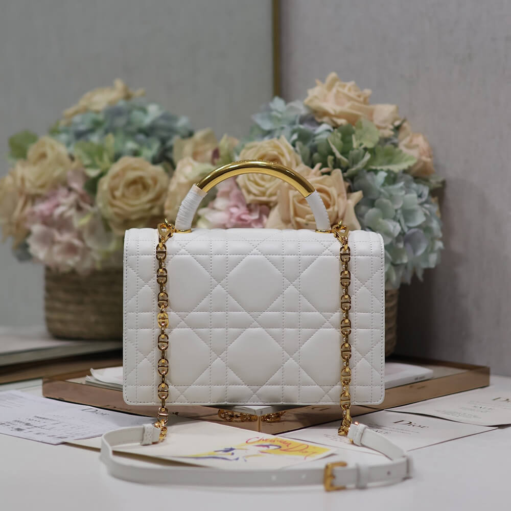 medium D*or ange bag