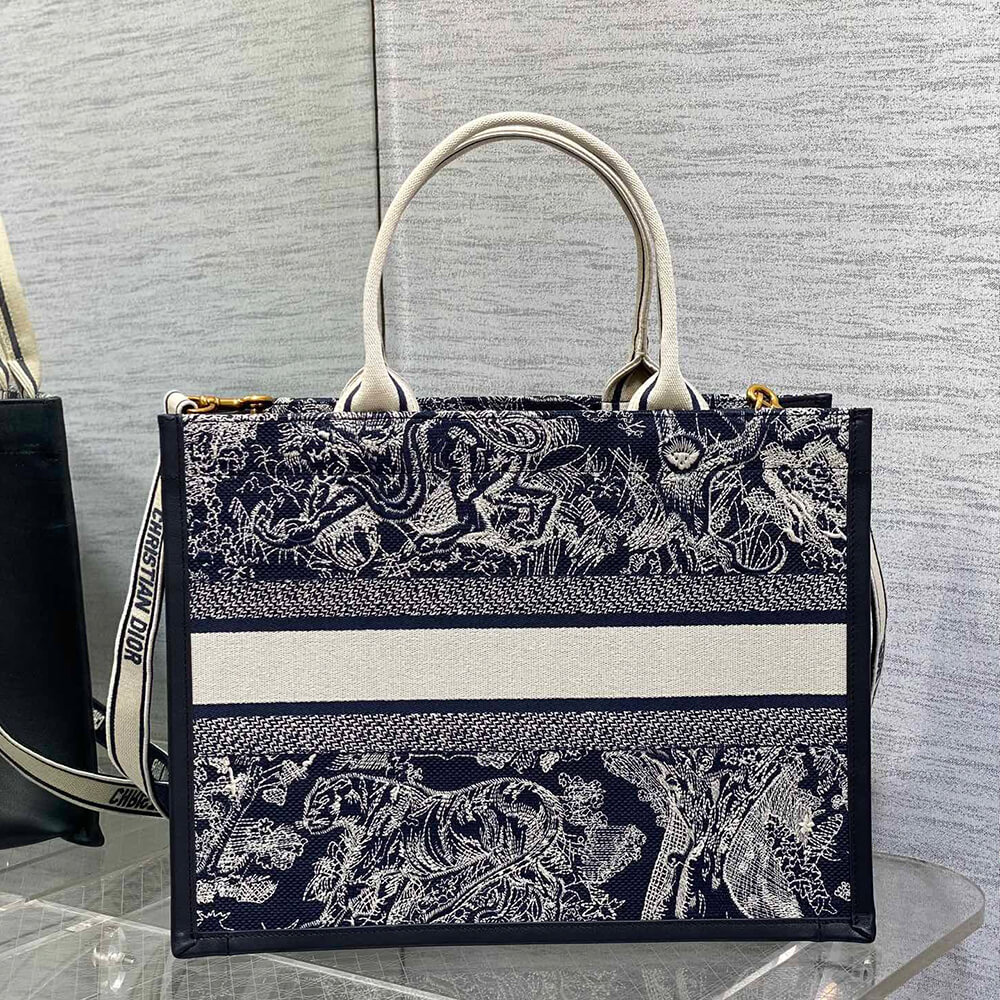 medium D*or book tote