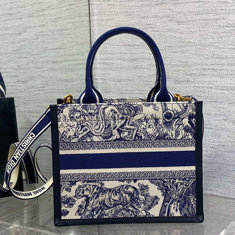small D*or book tote
