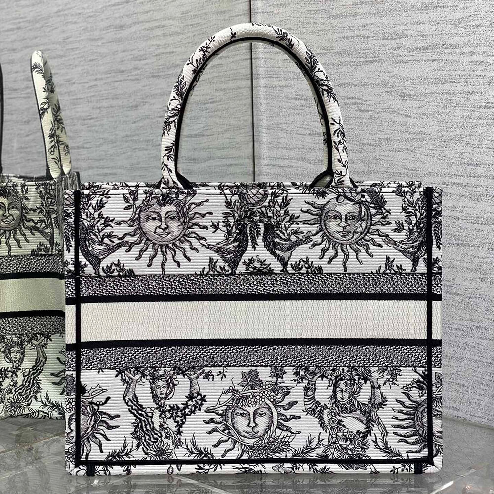 medium D*or book tote