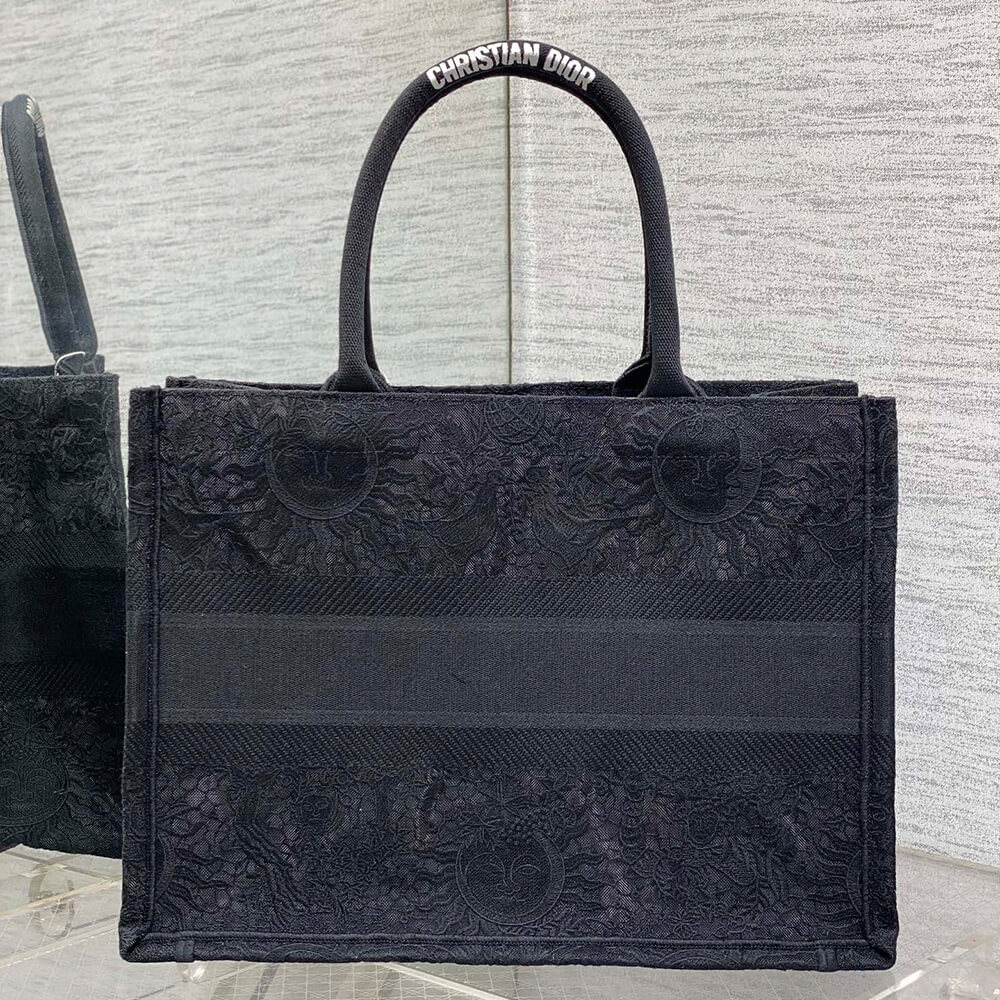 medium D*or book tote