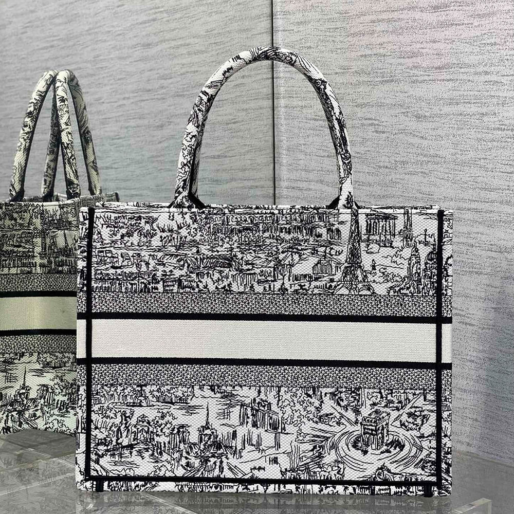 medium D*or book tote