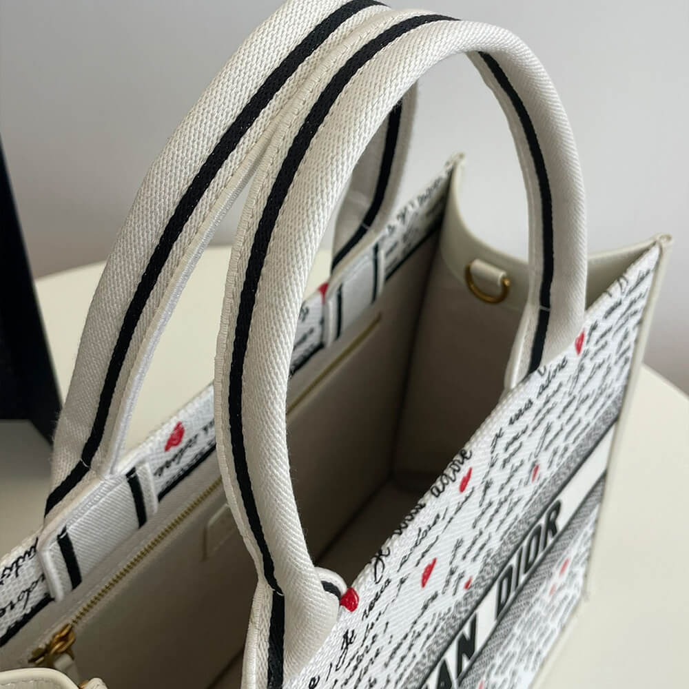 D*oramour medium D*or book tote