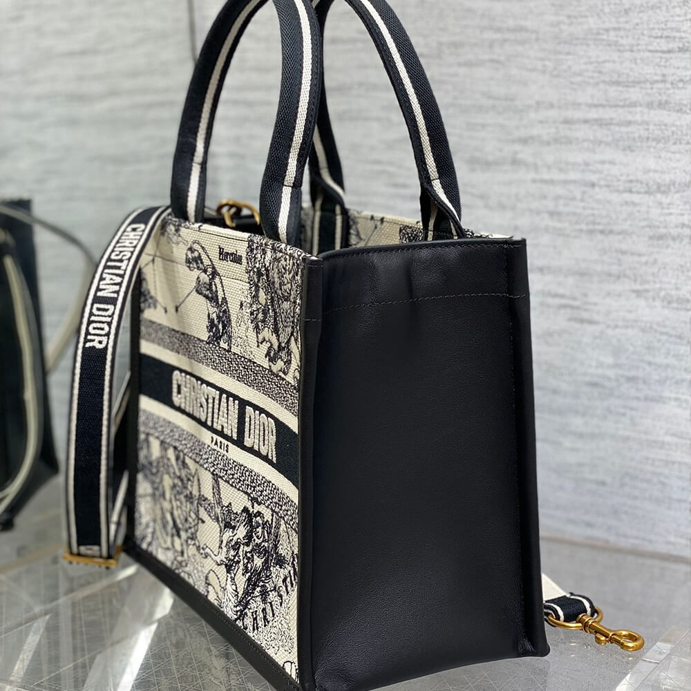small D*or book tote