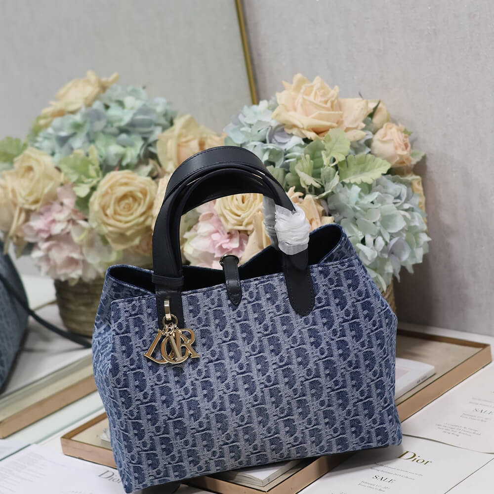 medium D*or toujours bag