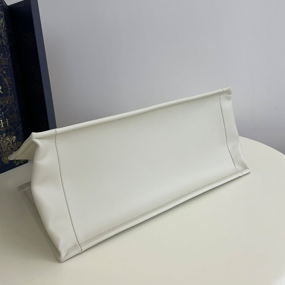 D*oramour medium D*or book tote